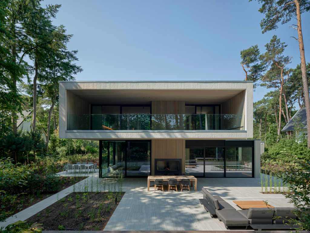 Moderne villa van licht beton